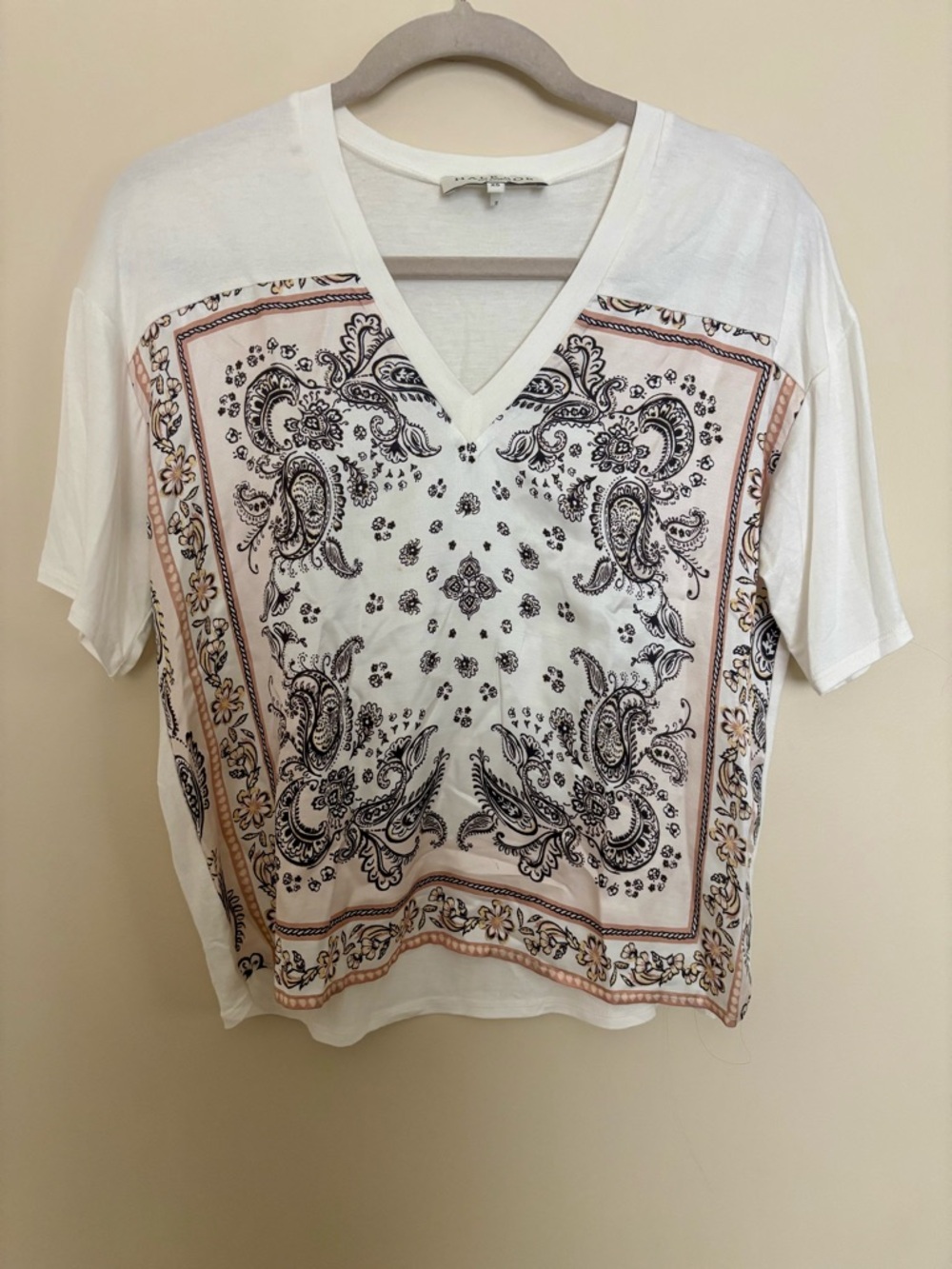 Hale Bob Margo White V-Neck Bandana Print Short Sleeve Casual western t-shirt